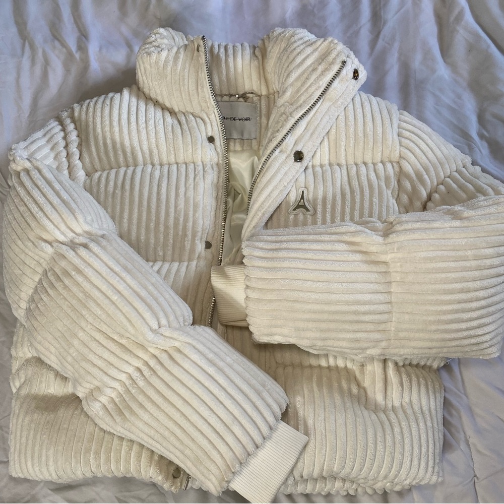 very thick puffer jacket, high quality, worn 3x!